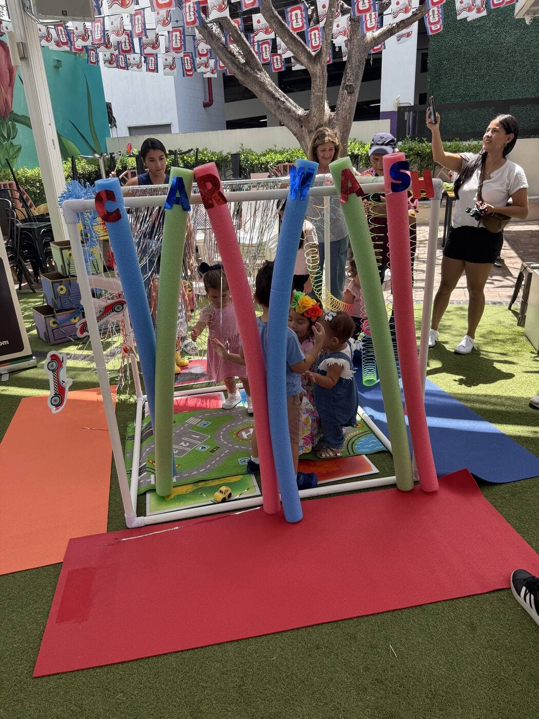 Juego al aire libre en Doral Yard